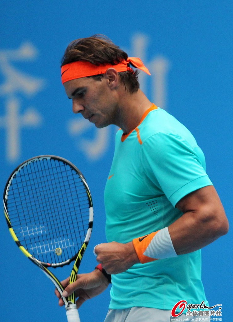  纳达尔伤愈复出首秀告捷展现王者风范