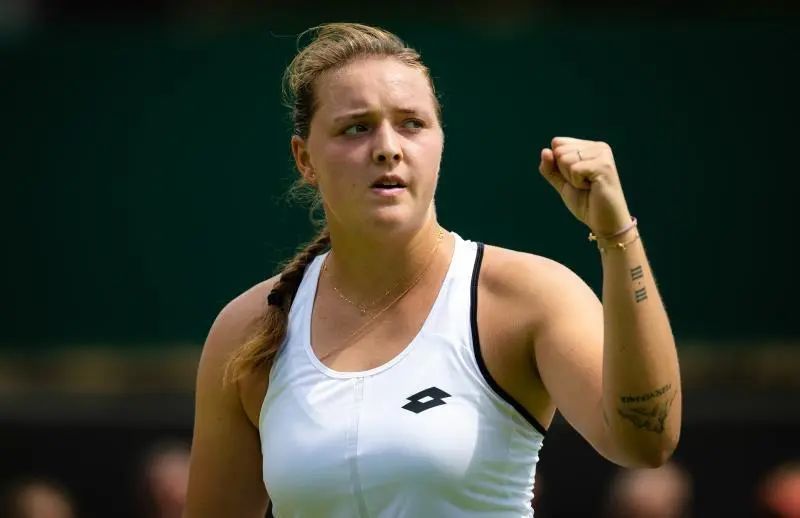  王曦雨美网黑马奔袭，中国小花首进大满贯十六强