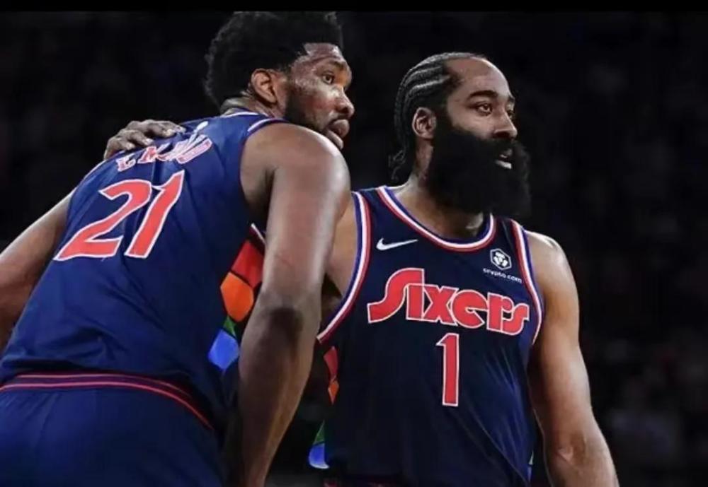  哈登准三双掌控节奏，快船主场轻取黄蜂队