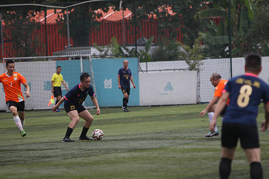  草根球队逆袭传奇，业余选手击败职业劲旅