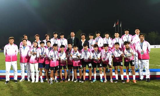  女足亚洲杯启幕战告捷，玫瑰军团展风采  