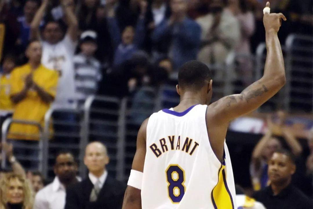  哥伦比亚锋线双煞联手破纪录