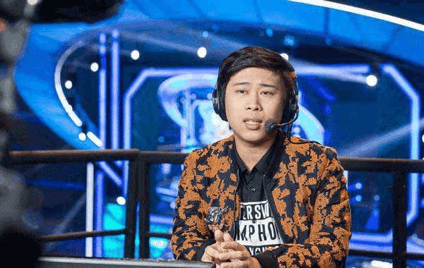  电竞解说金句频出，激情呐喊点燃观众热血  